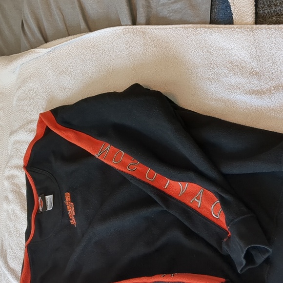 Harley-Davidson Black and Orange pullover Sweatshirt - Picture 11 of 16